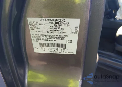 2005 Ford Escape Xls z USA, uszkodzony, nr VIN 1FMYU92Z85KA84745